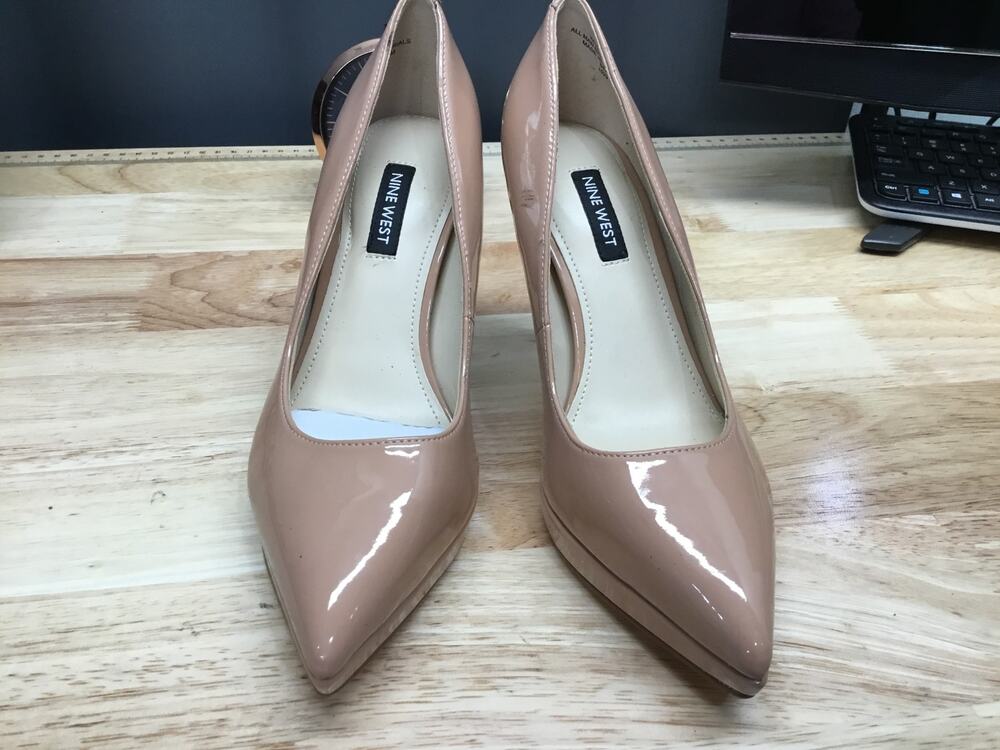 Nine West Shelbe 3 Women's 6 Nude Patent Leather Pointed Toe Stiletto Heel Pumps